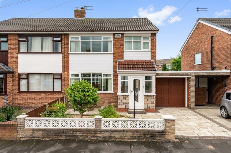 Wharfedale Drive, Rainhill, Prescot