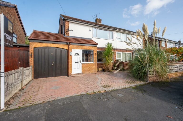 Deepdale Drive, Rainhill, Prescot