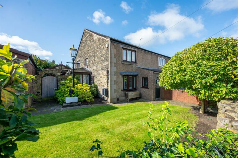 Ormskirk Road, Rainford, St. Helens