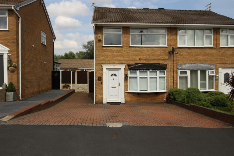 Truro Close, St. Helens