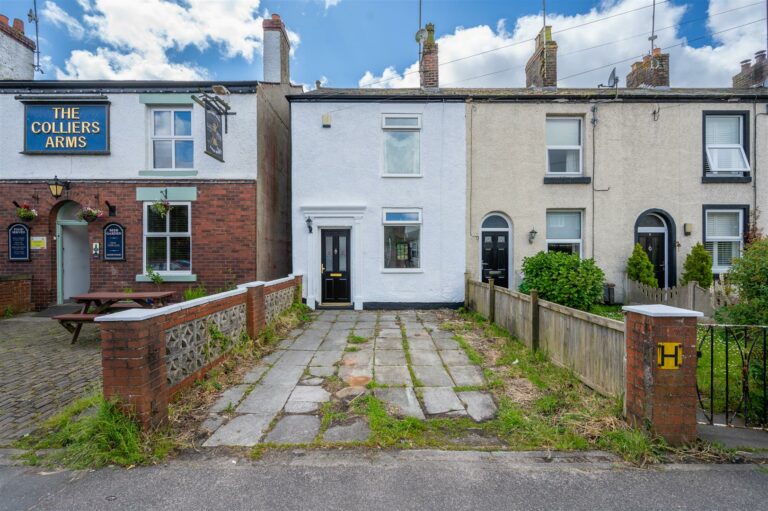 Pimbo Road, Kings Moss, St. Helens