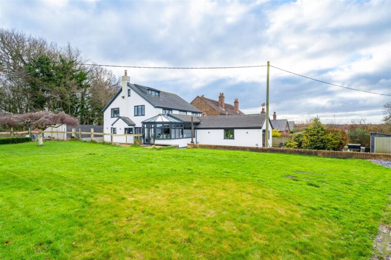 Mossborough Hall Lane, Rainford, St. Helens