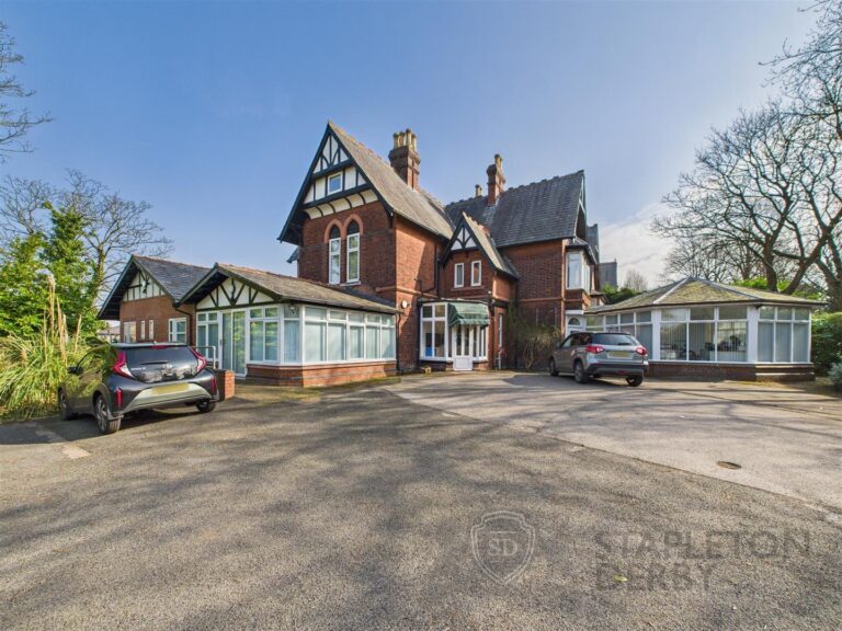 Central Avenue, Eccleston Park, Prescot