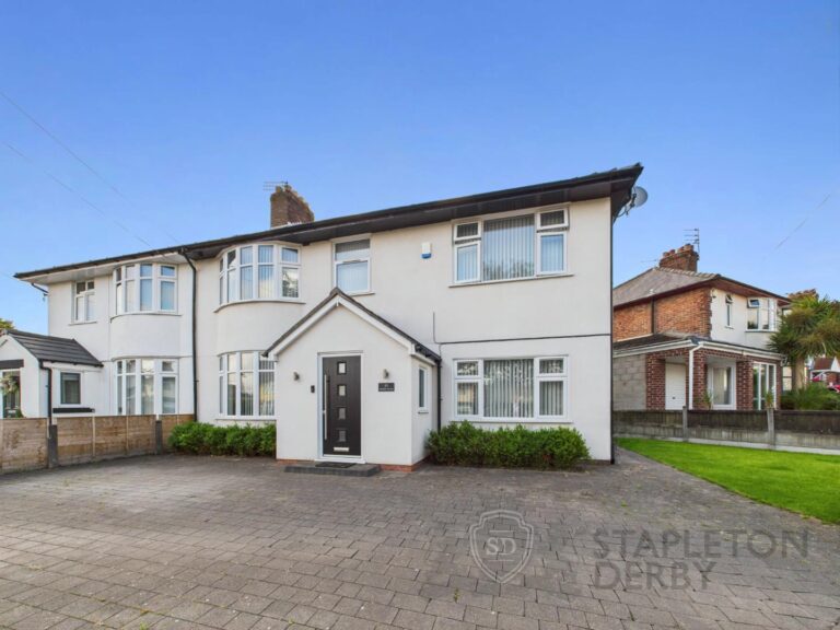 Sundale Avenue, Prescot