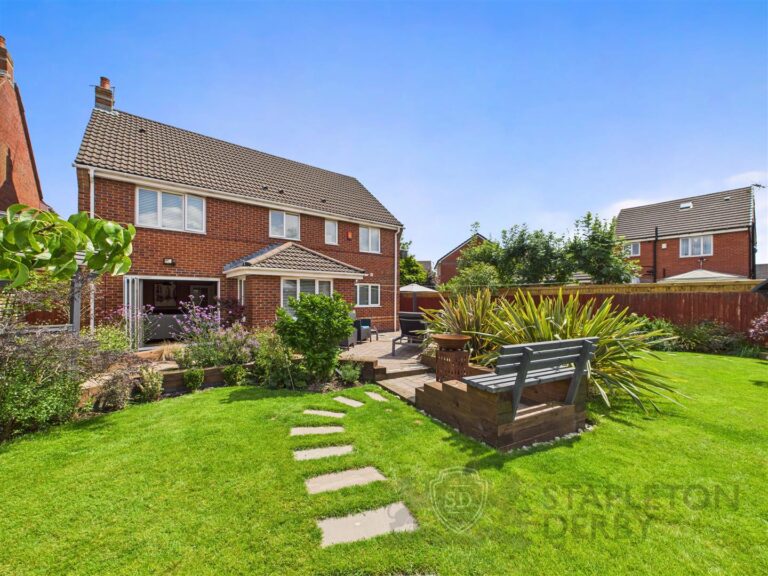 Breydon Gardens, St. Helens