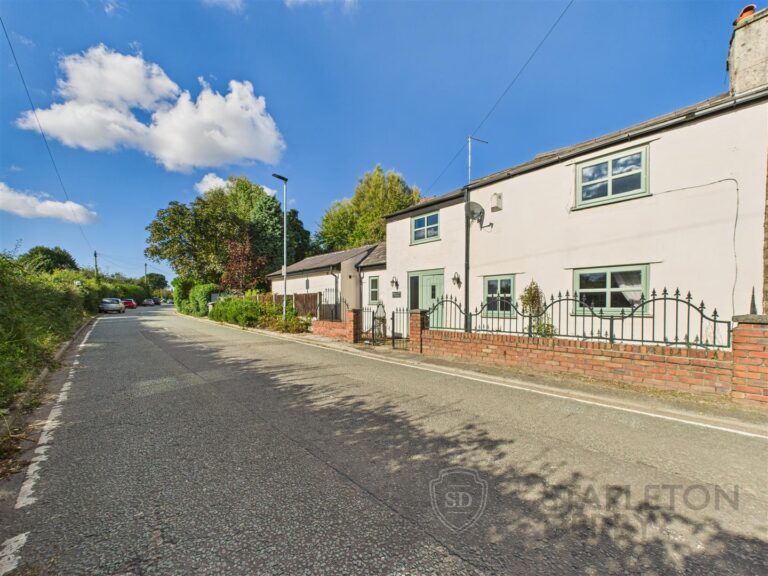 Pimbo Road, Kings Moss, St. Helens
