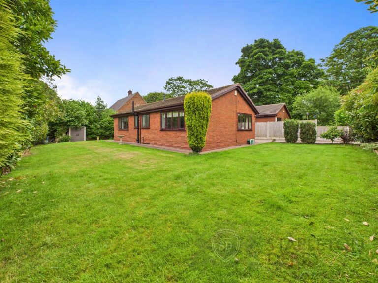 West Park Road, St. Helens