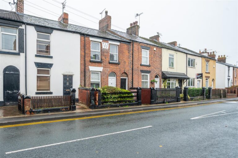 Ormskirk Road, Rainford, St. Helens