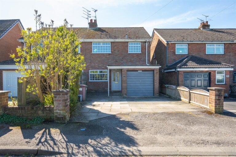 Muncaster Drive, Rainford, St. Helens