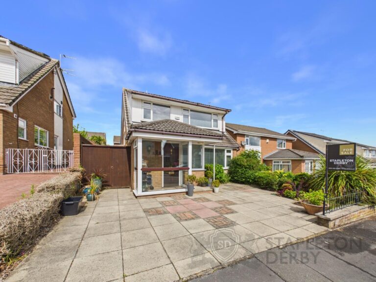 Manor Avenue, Rainhill, Prescot