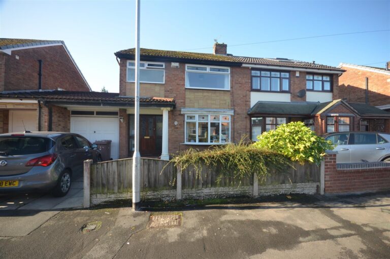 Mossdale Drive, Rainhill, Prescot